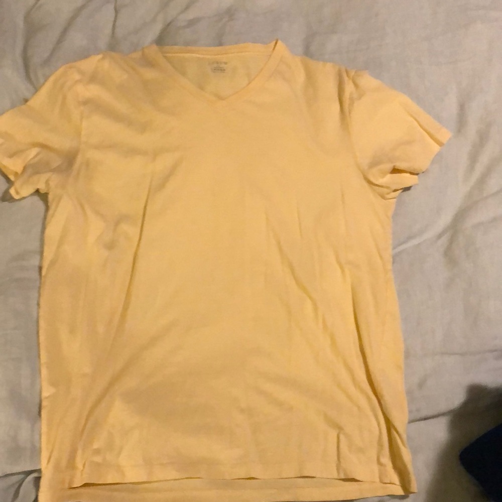 Yellow v-neck t shirt